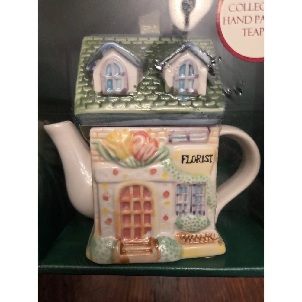 Primrose Cottage Tea Imports‎ Hand Painted Tea Pot Gift Set